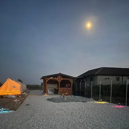 Meme Glamping *